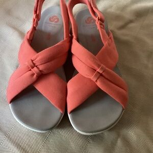 Cloudstepper by Clarks Women 8.5 Slingback Cushion Soft Sandals in Salmon